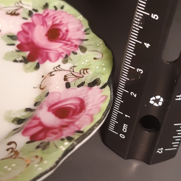 Vintage floral gold design plate| 8.5/10 - Picture 8 of 9